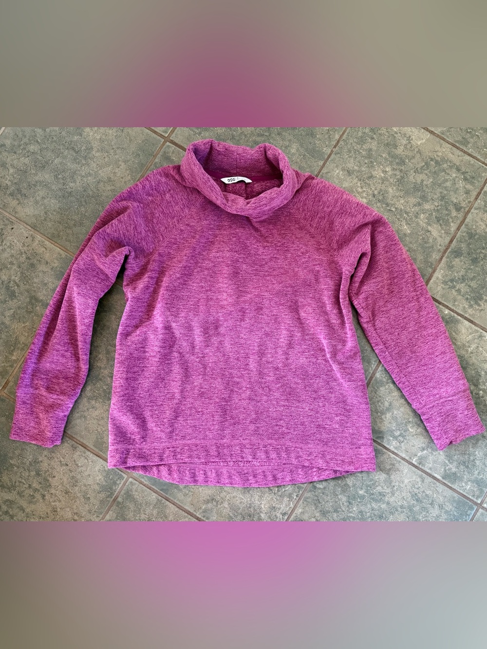🎀3/$25🎀 DSG Heathered Magenta Fuzzy Funnel Neck Top